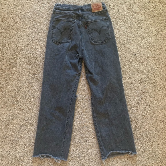 Levi’s Ribcage Straight Jeans - Picture 6 of 9